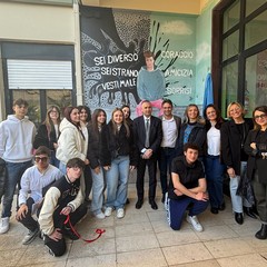 Una panchina per la lotta contro bullismo e cyberbullismo