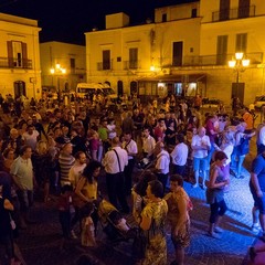 Tutti in piazza per "Viandante", buona la prima