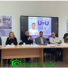 Tavola rotonda per la lotta HIV/AIDS