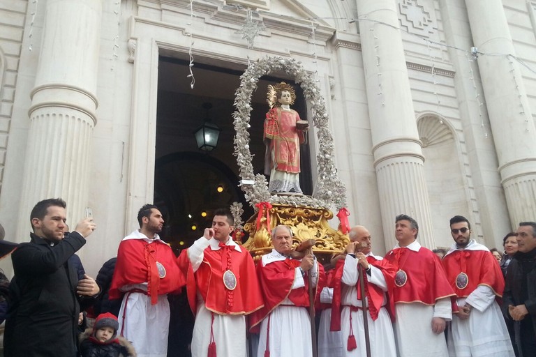 Santo Stefano in processione