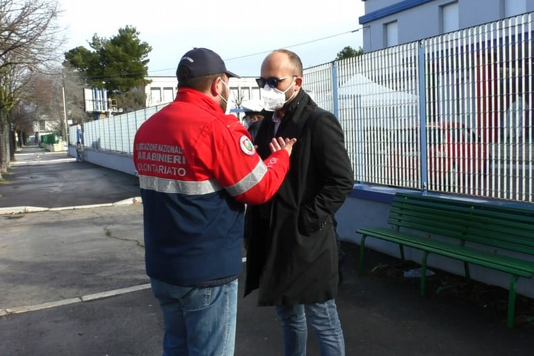 Losapio omaggia l'Associazione Volontari Carabinieri