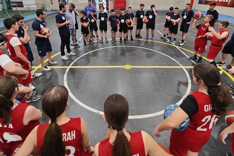Alcuni giovani di Durazzo nel Torneo giovanile “Ponte dell’Adriatico” a Trinitapoli