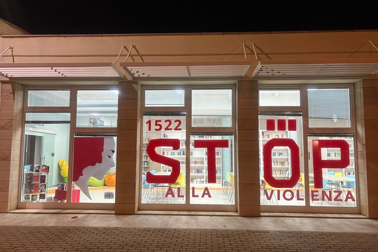 Una maratona di letture per dire no alla violenza: l’iniziativa della biblioteca di Trinitapoli