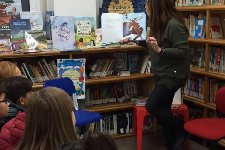 C era una volta un Natale tra i libri a Trinitapoli levento delle letture natalizie in biblioteca