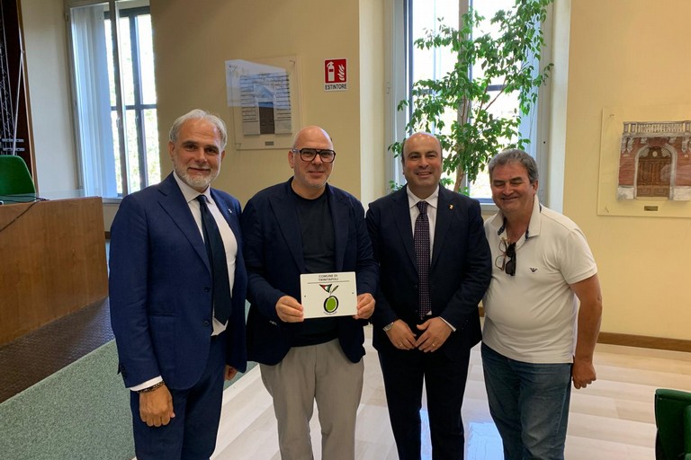 Assessore Giovanni Landriscina a Bari per promuovere l’olio EVO