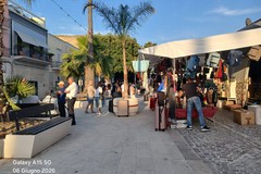 Grande successo per il mercato serale straordinario di Trinitapoli: tantissime persone nella zona di Via Vittorio Veneto