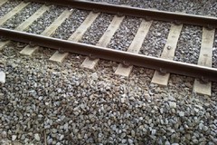 Tragico incidente a Trani, uomo investito da un treno. Traffico ferroviario sospeso