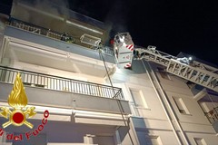 Incendio a Trinitapoli, evacuata una palazzina