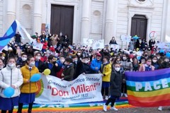A Trinitapoli duemila studenti in piazza per la pace