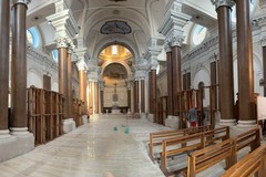 Volontari impegnati nelle pulizie alla Chiesa Madre di Trinitapoli prossima all’apertura