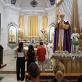 Trinitapoli, i giovani diciottenni rendono omaggio a Sant'Anna e San Gioacchino