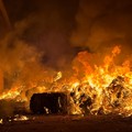 Incendio in contrada La Fenice, il sindaco Di Feo: «Atto criminoso che deturpa il nostro territorio» - FOTO