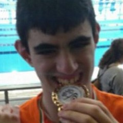 Maurizio, giovane disabile campione di nuoto