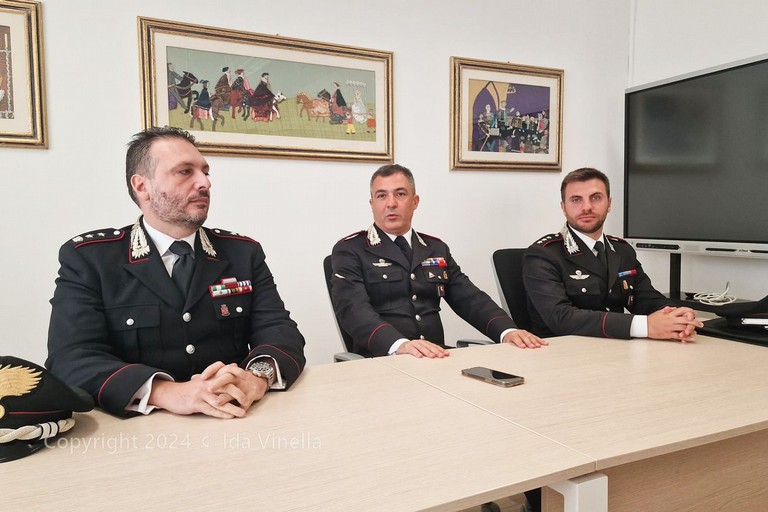 I due nuovi ufficiali dei Carabinieri si presentano: arrivano nella Bat Nardacci e Puliafito. <span>Foto Ida Vinella</span>