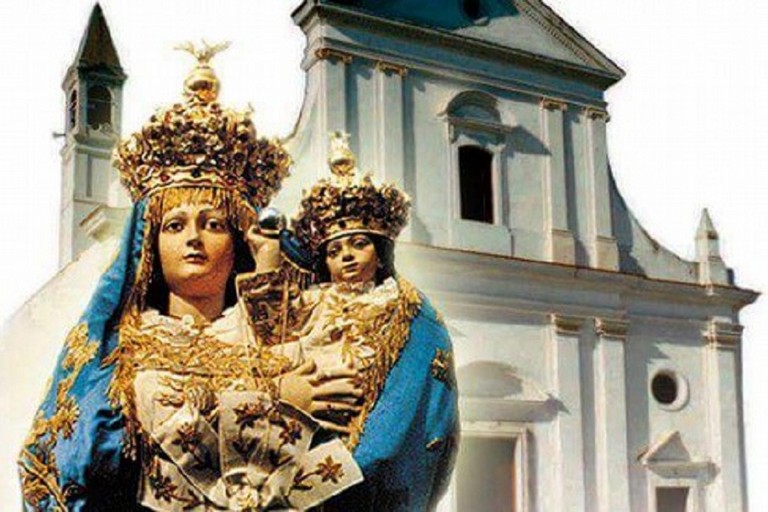 Statua della Beata Vergine di Loreto