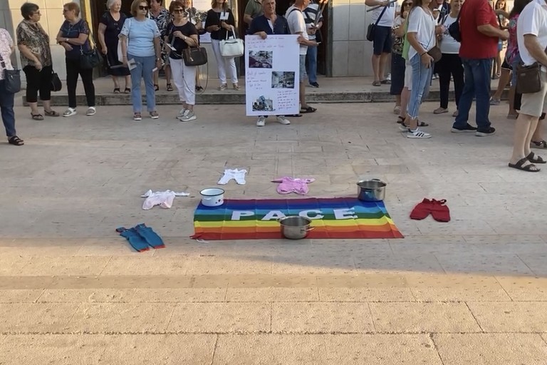 Trinitapoli dice no alla guerra: ieri una fiaccolata per la pace