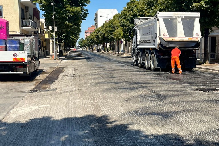 Lavori di rifacimento e ripristino del manto stradale
