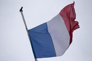 Bandiera francese a mezz'asta