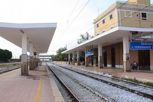 cronaca stazione trinitapoli iuy5