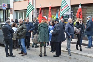 Protesta Cgil Cisl Uil sede Inps