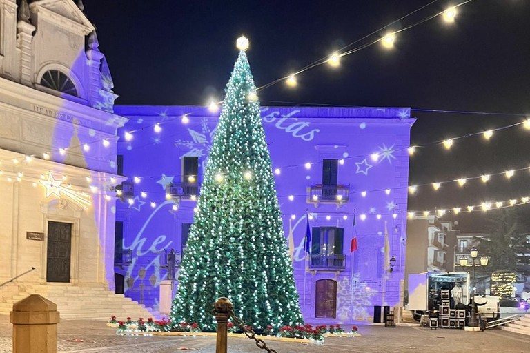 Al via la stagione natalizia a Trinitapoli: ieri l’accensione delle luminarie
