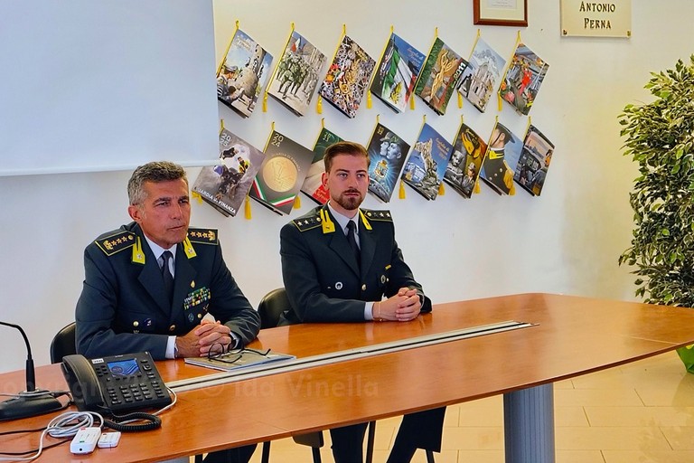 Guardia di Finanza Bat: presentazione Di Cagno e Colella. <span>Foto Ida Vinella</span>