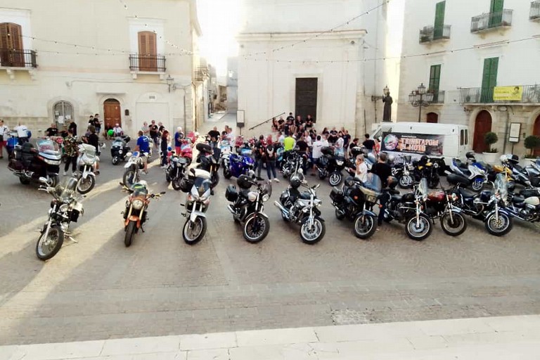 Trinitapoli in moto