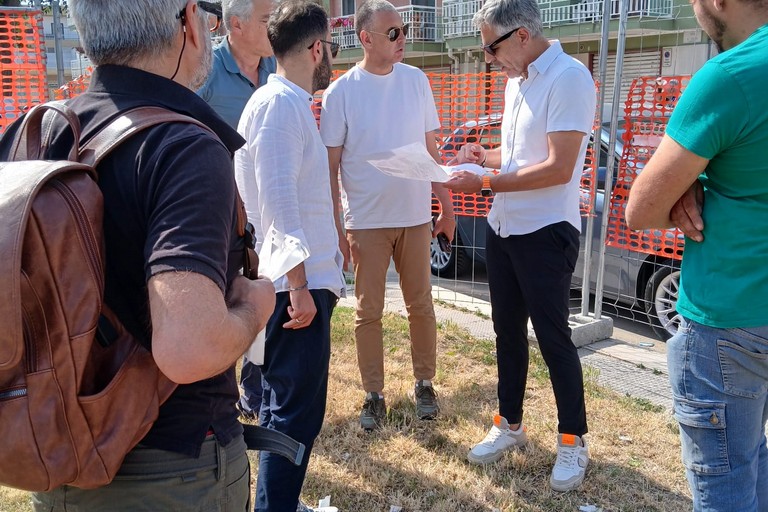 Sopralluogo del sindaco di Trinitapoli alla Villa Comunale