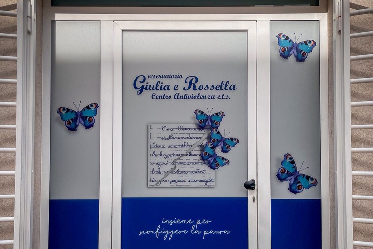 A San Ferdinando l'inaugurazione di un nuovo centro antiviolenza. <span>Foto Pagina Fb Osservatorio Giulia E Rossella Centro Antiviolenza Onlus</span>