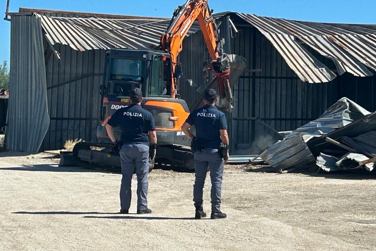 Trinitapoli, Forze dell'ordine in azione contro l’abusivismo edilizio